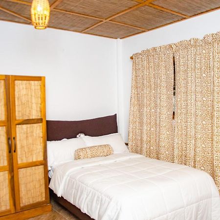 Ike'S Cultural Village Kumasi Extérieur photo